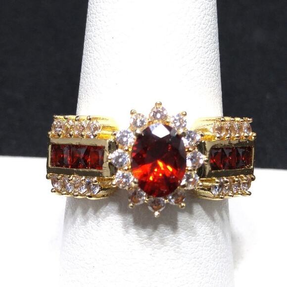 Vintage Red Rhinestone Fashion Statement Ring, US Size 9 1/4 - Picture 3 of 5